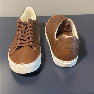 Men’s brown leather sneaker